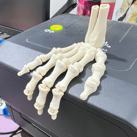 2-piece set - 3D Pprinted Hand Bone Ornaments, Halloween Decorations, 9.3 cm Long, Made of PLA Material, Can be used for decorat