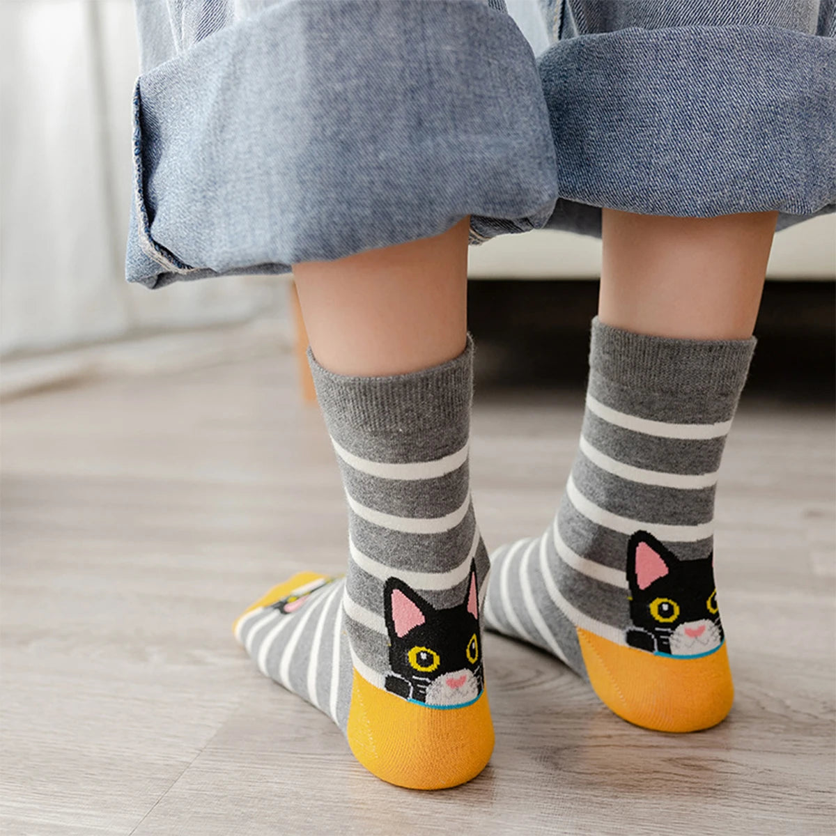 Women's Crew Socks with Cat Patterns Cute Unique Fun