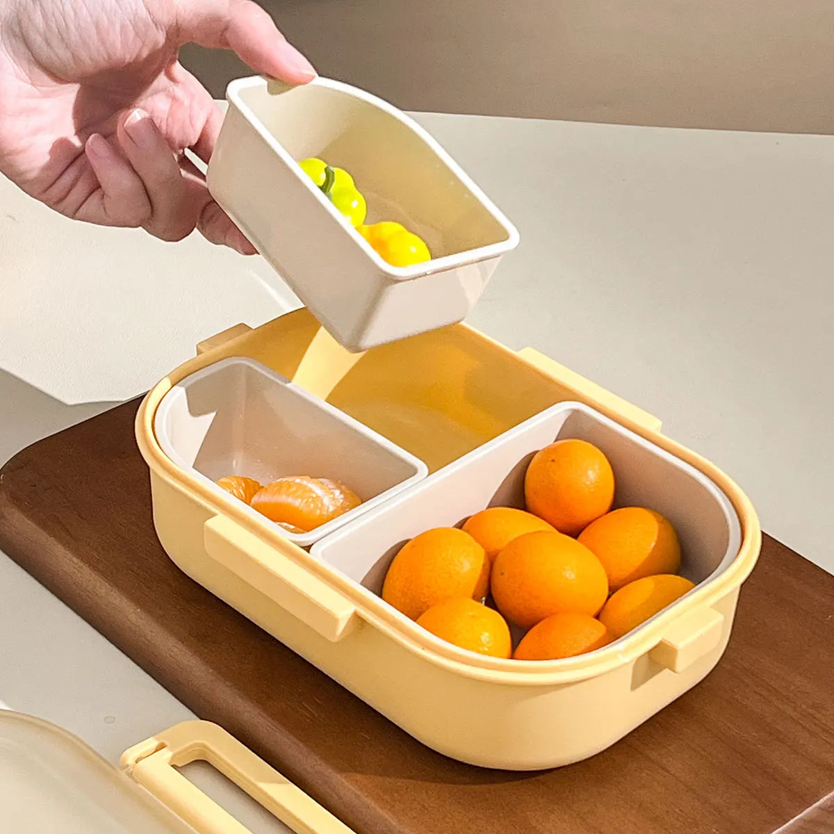 WORTHBUY Portable Plastic Lunch Box With Detachable 3-Compartments Cute Divided Food Container For Kids Students Microwave Safe